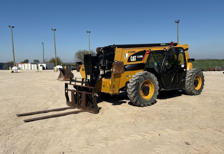 2017 Caterpillar TL1255D telehandler